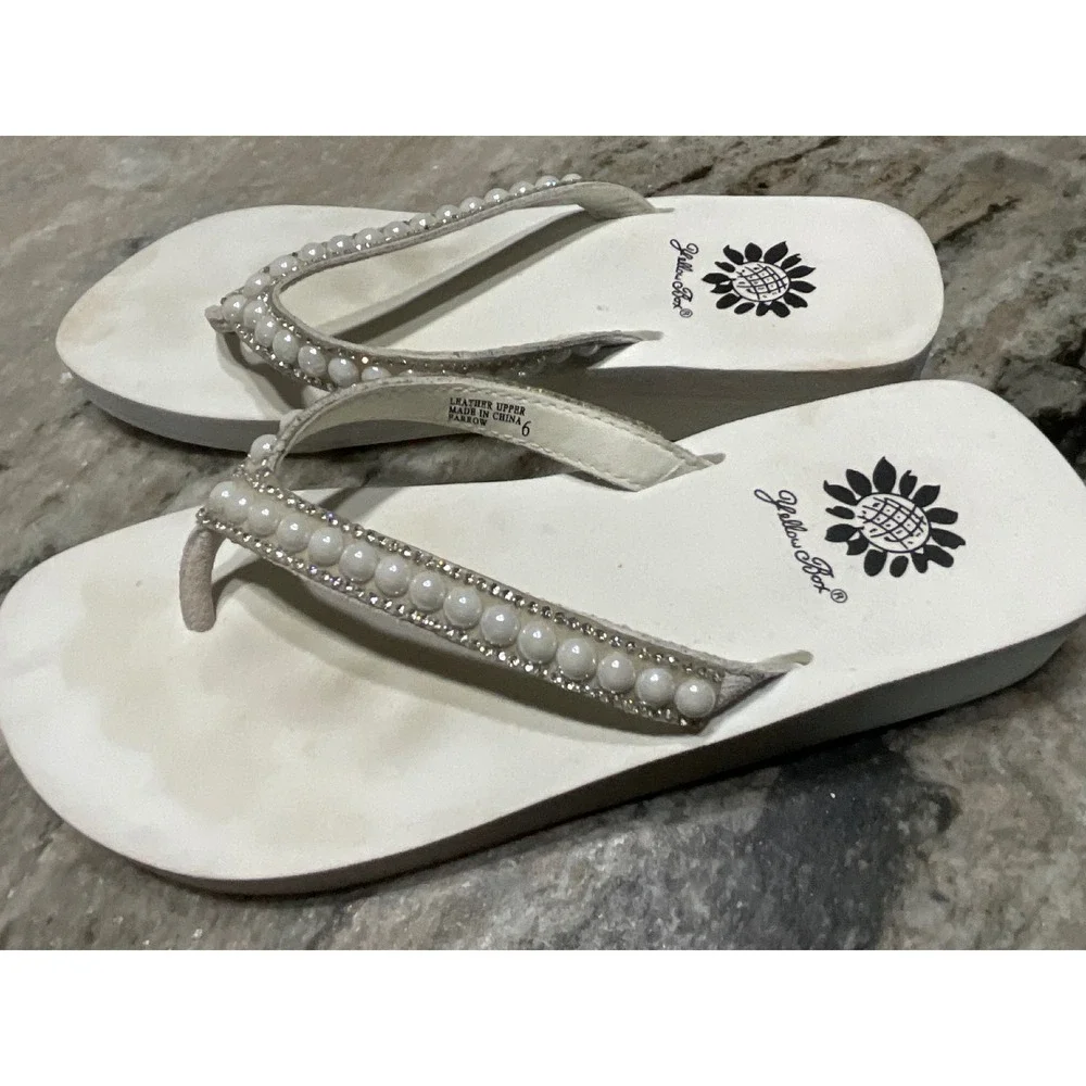 Yellow Box Flip Flops Womens 6 Pearl Leather Wedge Sandals White Farrow - Picture 2 of 5